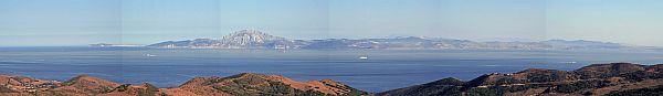 Straße von Gibraltar vom Mirador del Estrecho aus gesehen (Cubanito, Wikimedia Commons)